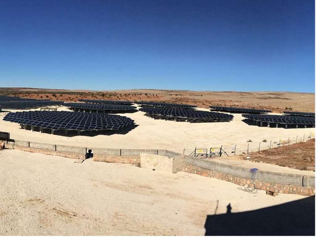 REFUsol inverters are specifically designed for fast installation.